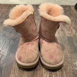 Ugg Bailey Button sz 11